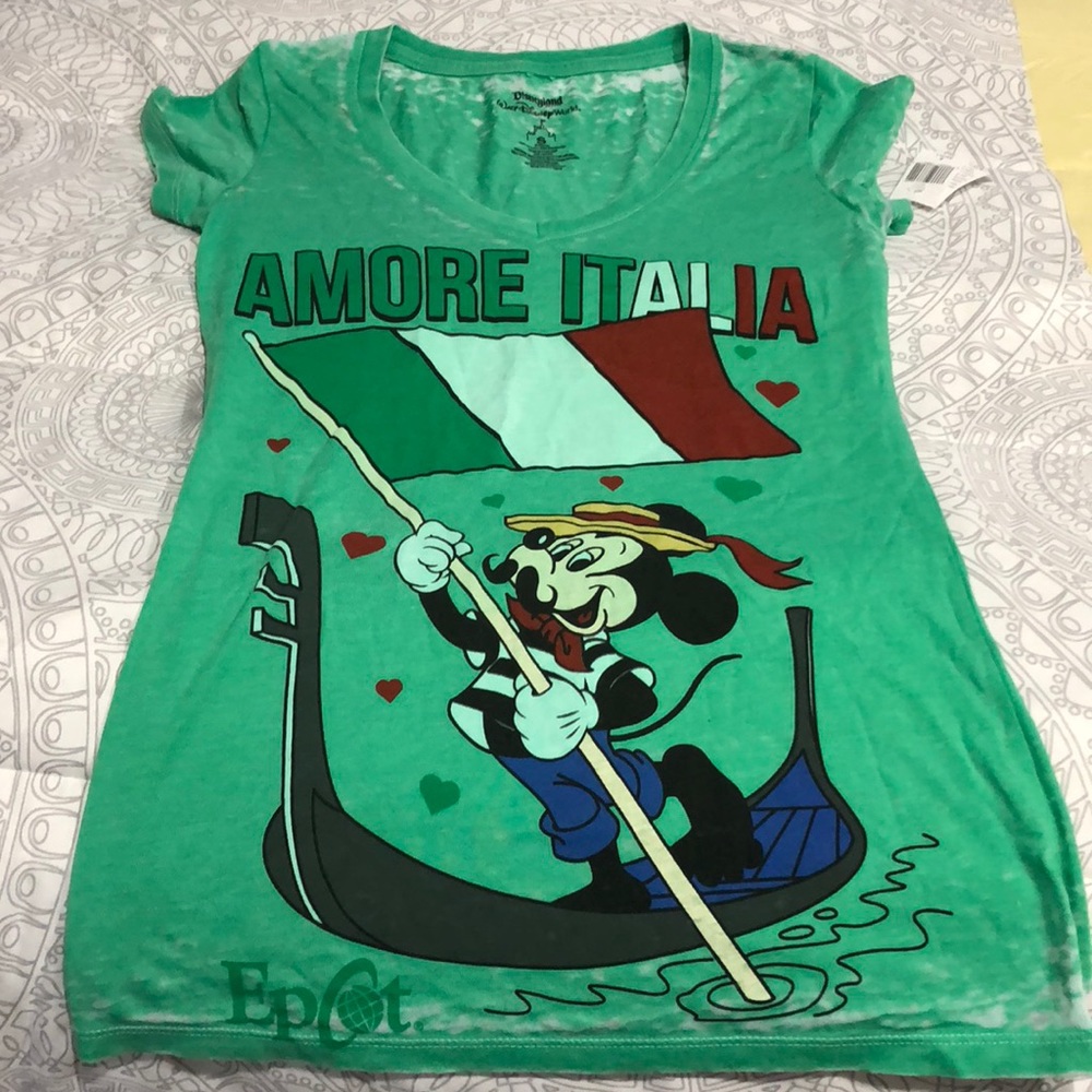 NWT Adorable “Amore Italia” Disney T-shirt